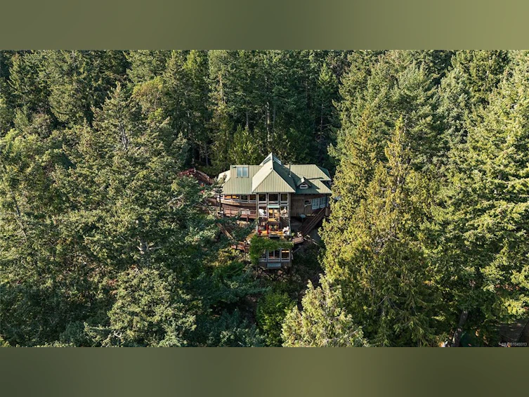 486 Bluff Way, Mayne Island, BC, V0N 2J2 - 2