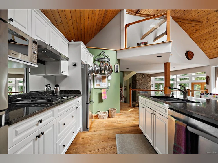 486 Bluff Way, Mayne Island, BC, V0N 2J2 - 10