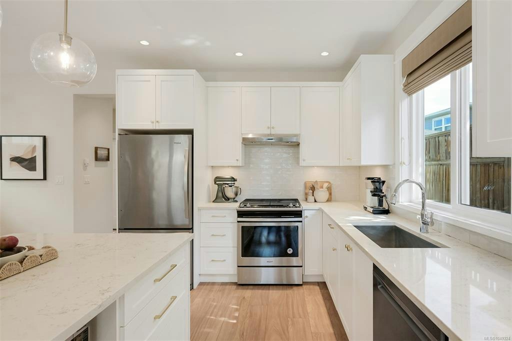 104-1964 John Road, North Saanich, BC, V8L 2P9 - 16