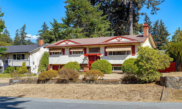 2304 Alicia Place