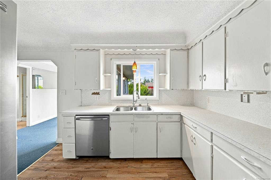 141 E Jensen Avenue, Parksville, BC, V9P 2H6 - 9