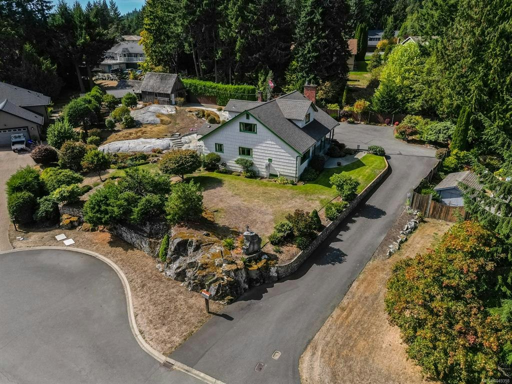 8620 Forest Park Place, North Saanich, BC, V8L 5Z7