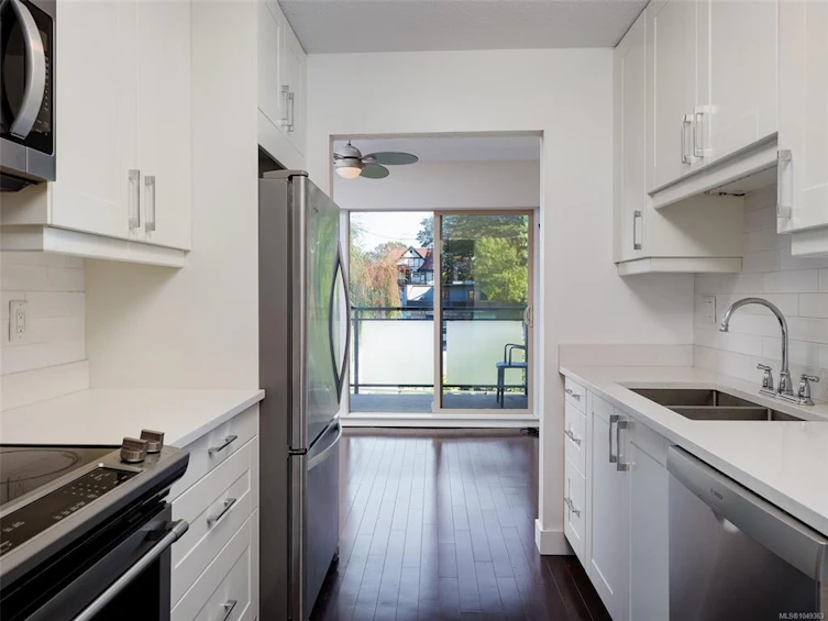 206-1545 Pandora Avenue, Victoria, BC, V8R 6R1 - 4