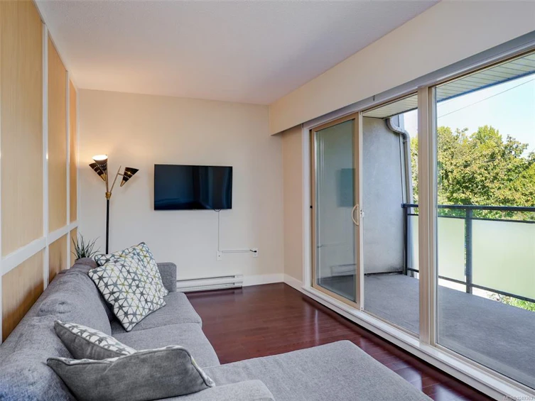 206-1545 Pandora Avenue, Victoria, BC, V8R 6R1 - 2
