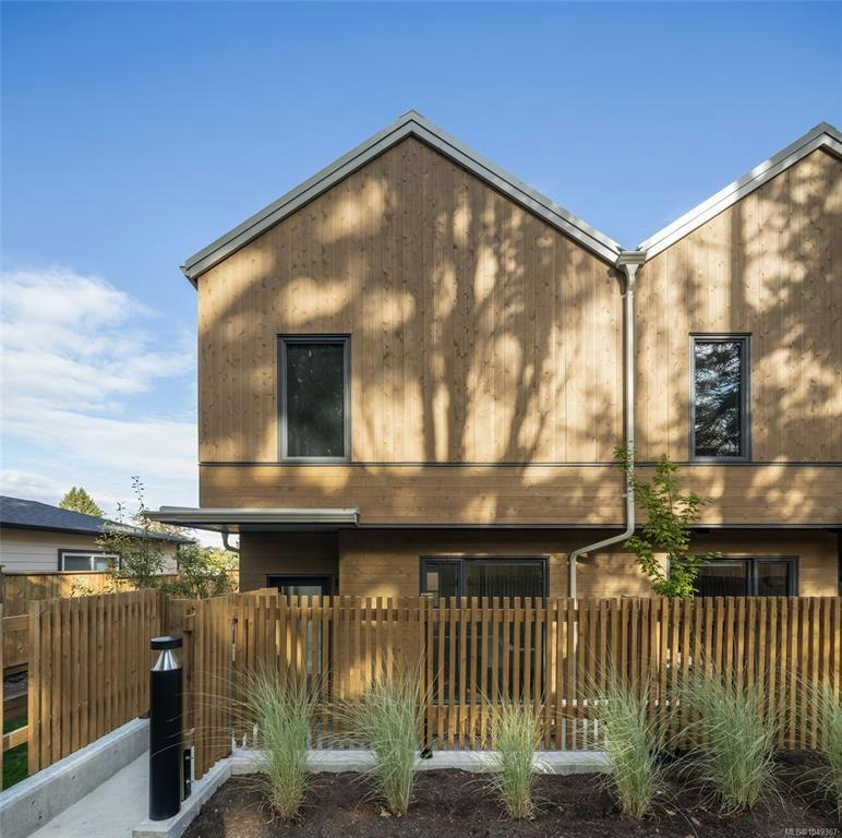 6-1520 Louise Place, Saanich, BC, V8P 2T8