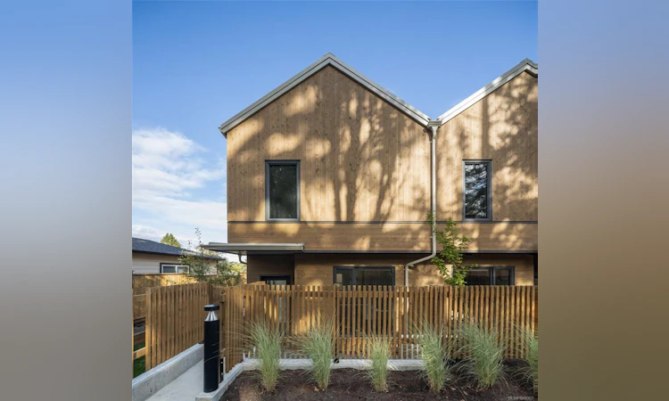 6-1520 Louise Place