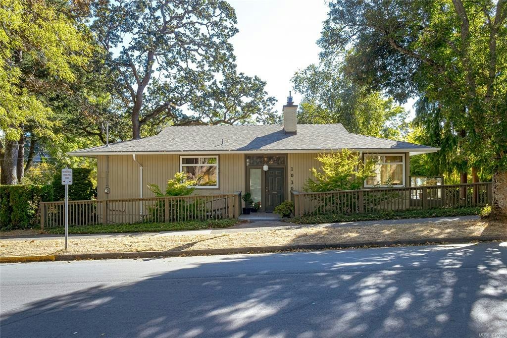 1030 Joan Crescent, Victoria, BC, V8S 3L5