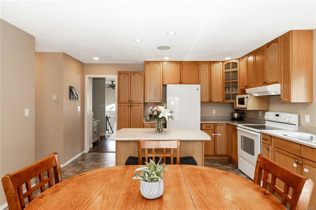 809 Willowcrest Road, Campbell River, BC, V9W 5L1 - 9