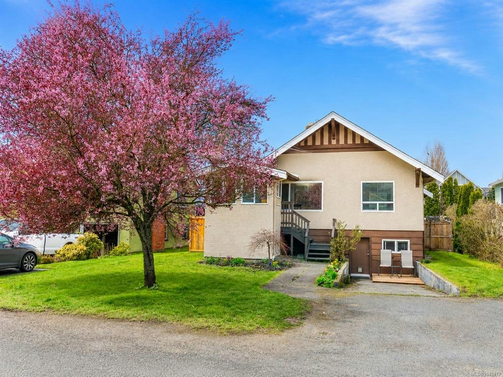 3074 Earl Grey Street, Saanich, BC, V9A 1W7