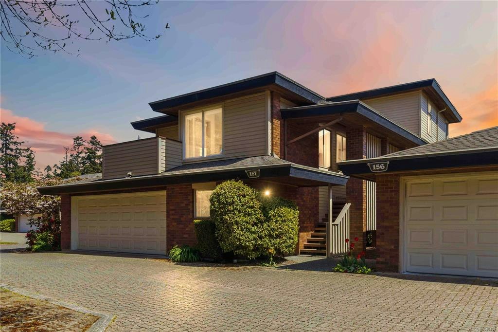 157-2345 Cedar Hill Cross Road, Oak Bay, BC, V8P 5M8