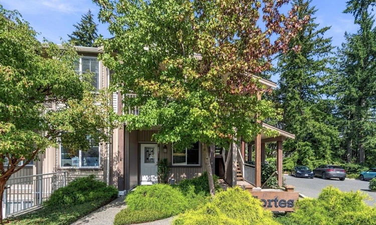 201-5934 Nelson Road