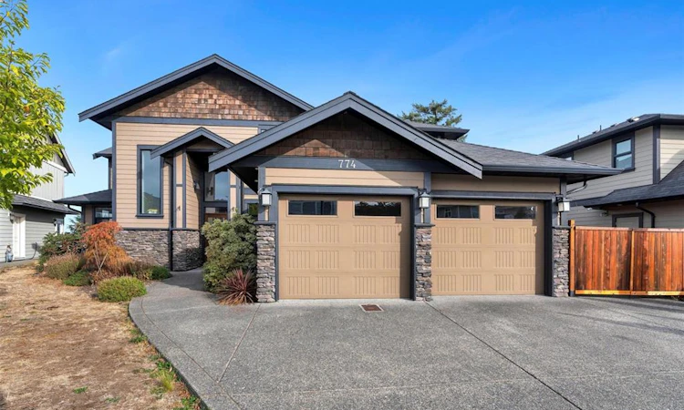 774 Egret Close