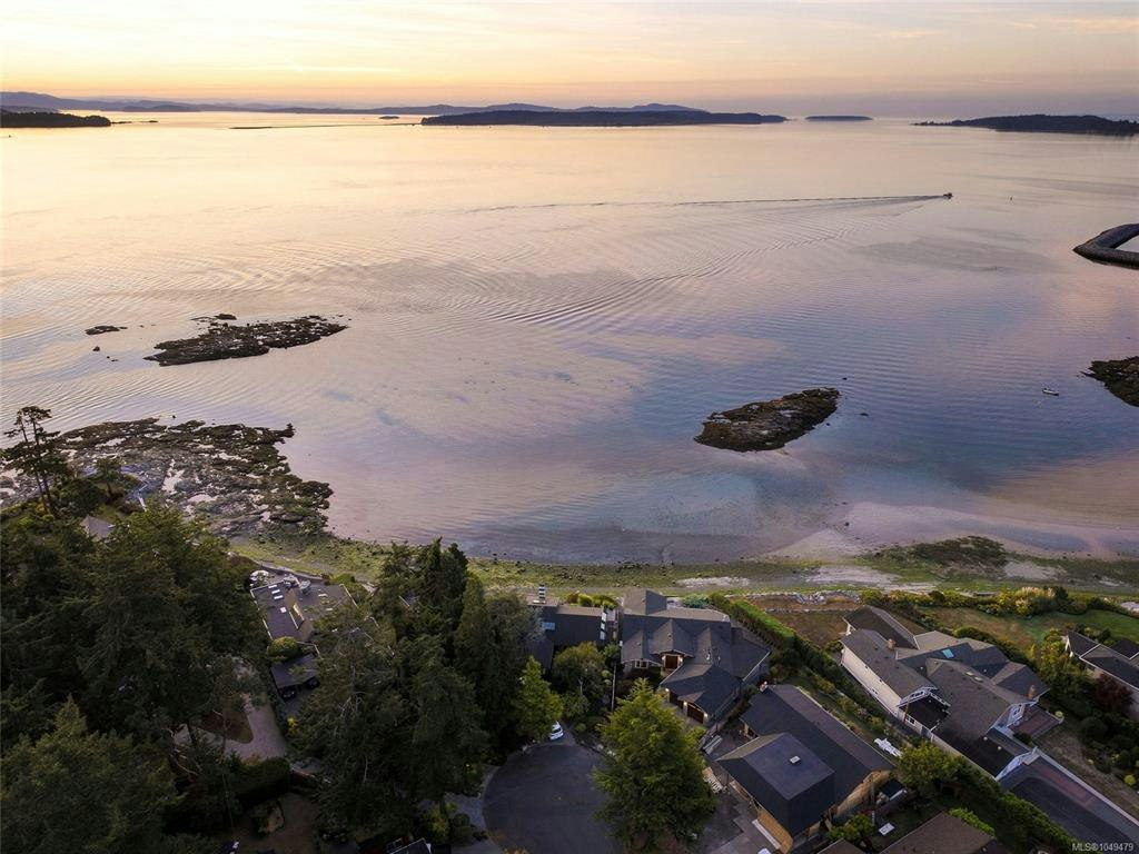 10206 Surfside Place, Sidney, BC, V8L 3R5 - 45