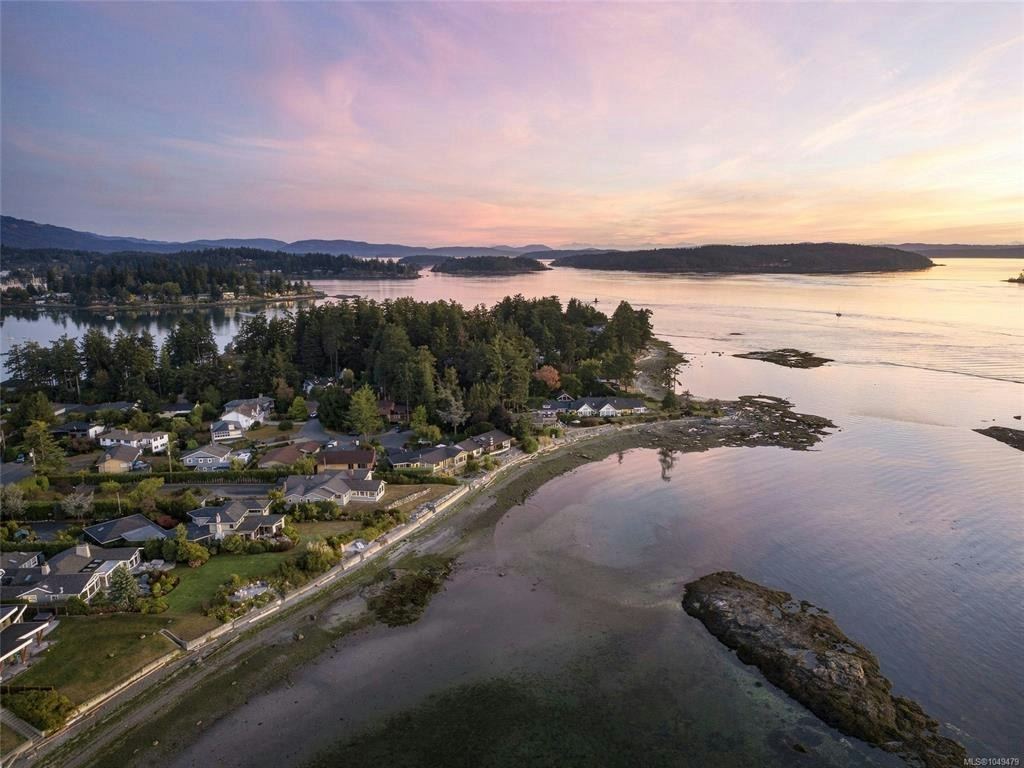 10206 Surfside Place, Sidney, BC, V8L 3R5 - 46