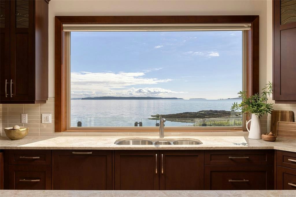 10206 Surfside Place, Sidney, BC, V8L 3R5 - 15