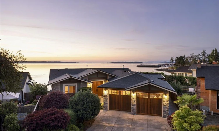 10206 Surfside Place