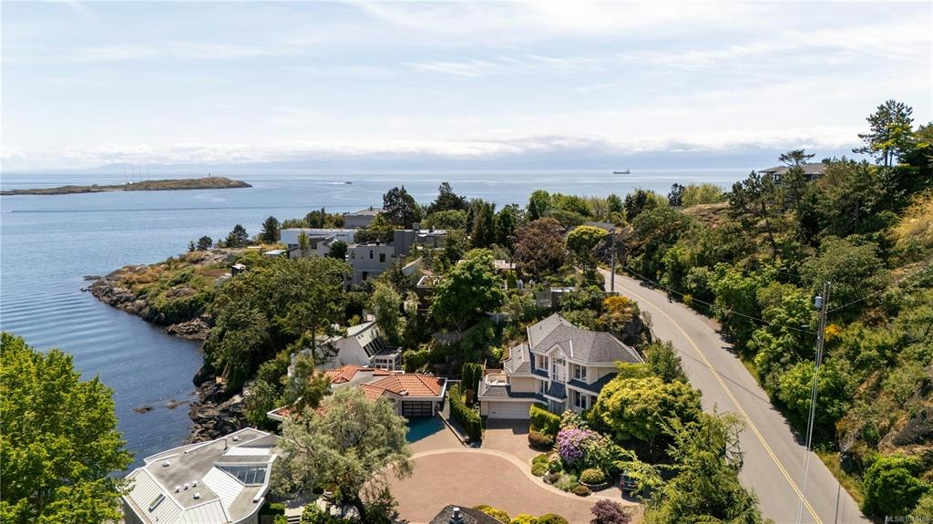 335 King George Terrace, Oak Bay, BC, V8S 2J8