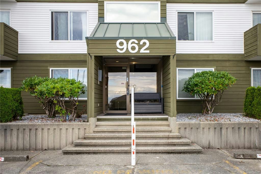 304-962 S Island Highway - 2