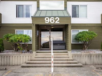 304-962 S Island Highway - 2