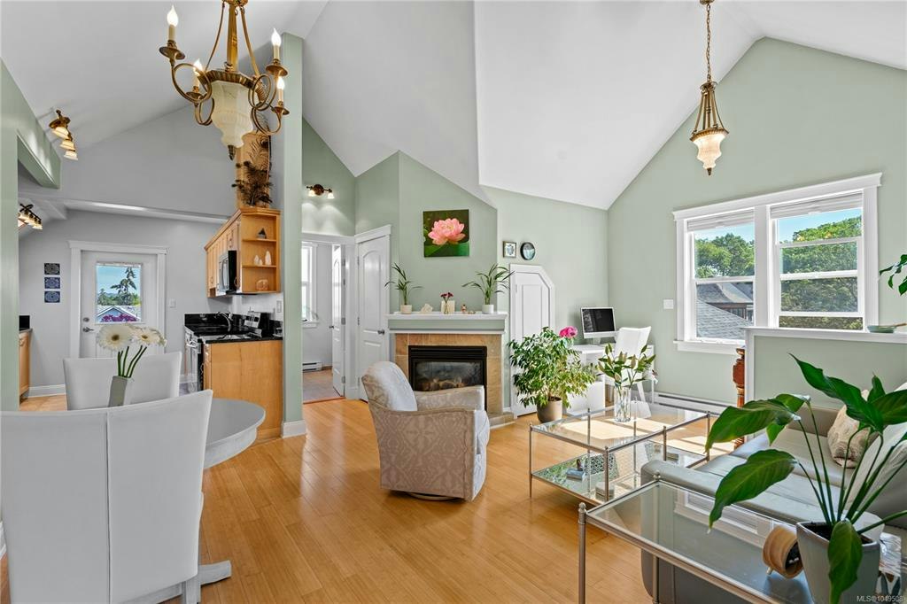 3-1376 Pandora Avenue - 3