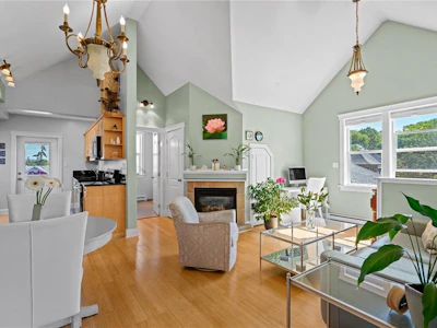 3-1376 Pandora Avenue - 3