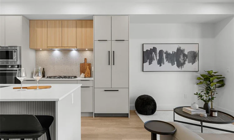 613-2337 Bear Mountain Pkwy