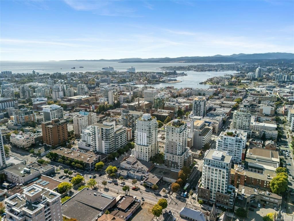 703-848 Yates Street, Victoria, BC, V8W 0G2