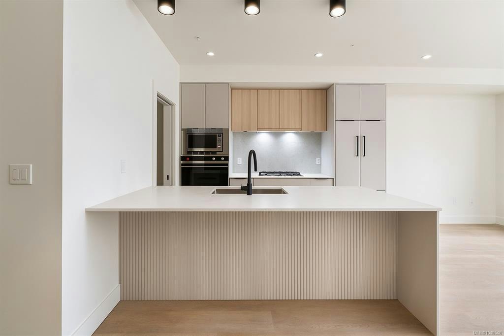605-2337 Bear Mountain Pkwy - 4