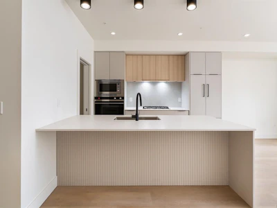605-2337 Bear Mountain Pkwy - 4