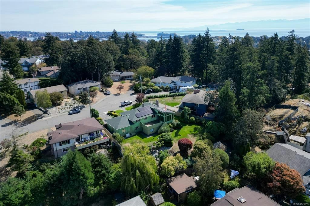 1189 Highrock Place, Esquimalt, BC, V9A 4W1