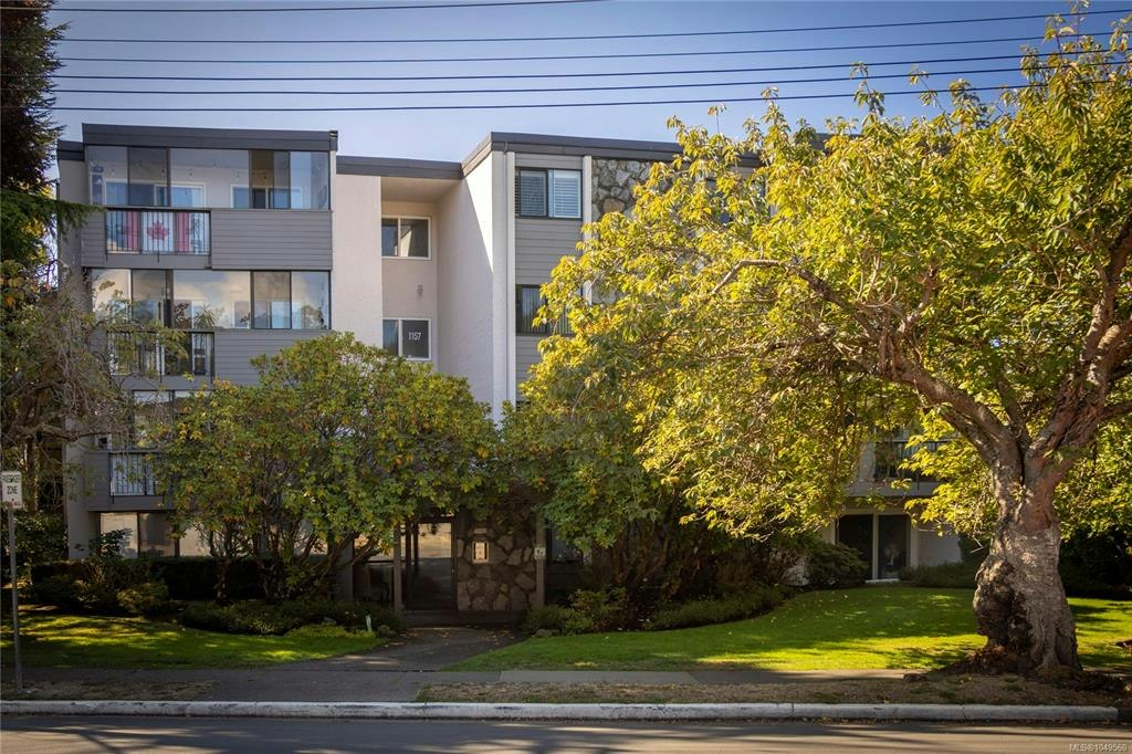 402-1157 Fairfield Road, Victoria, BC, V8V 3A9