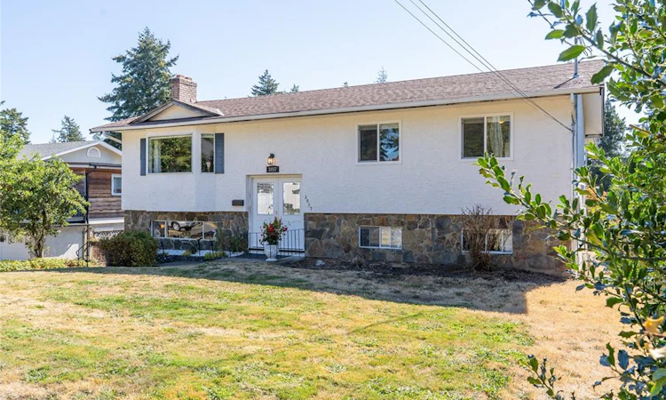 3057 Shoreview Drive
