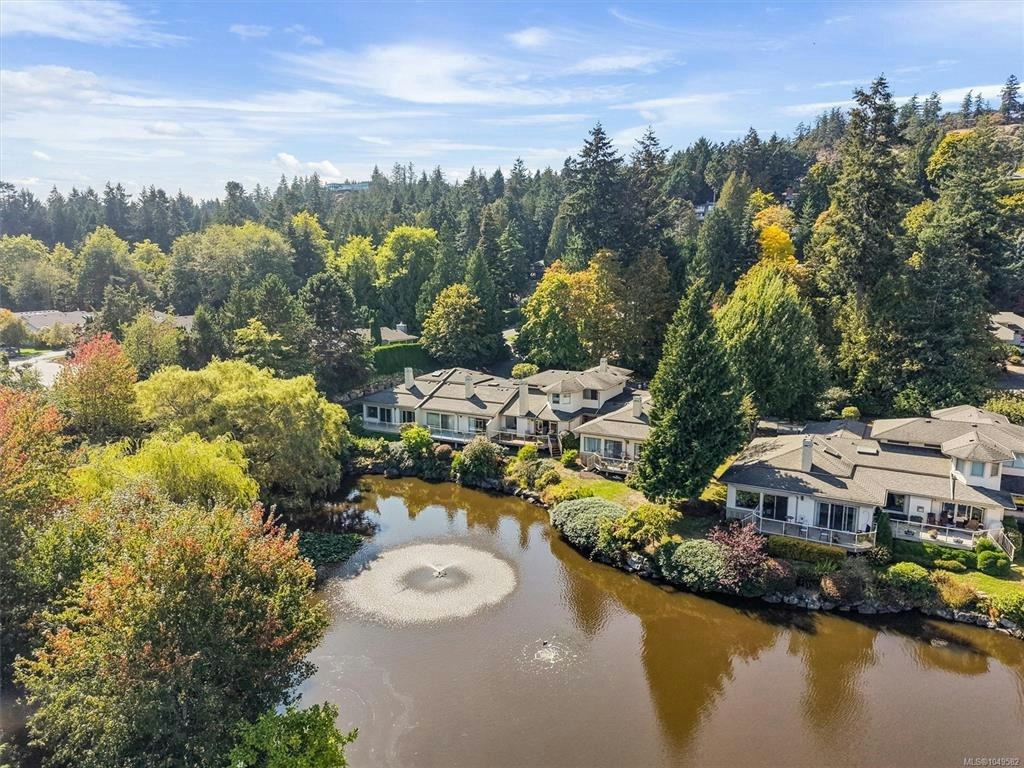 3-4701 Lochside Drive, Saanich, BC, V8Y 3E2
