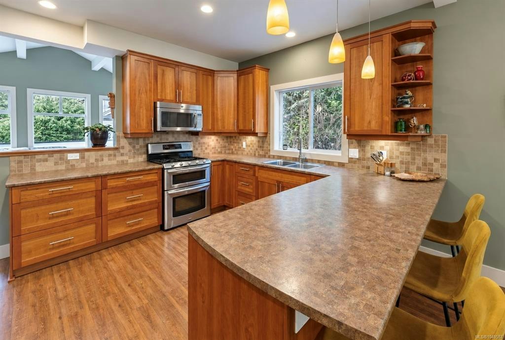 700 Ocean Park Drive, Tofino, BC, V0R 2Z0 - 7