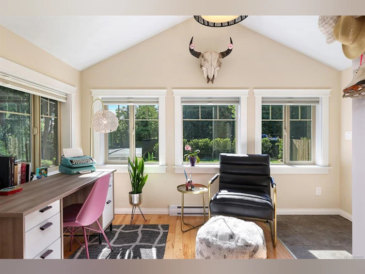 4680 Cumberland Road, Cumberland, BC, V0R 1S0 - 24