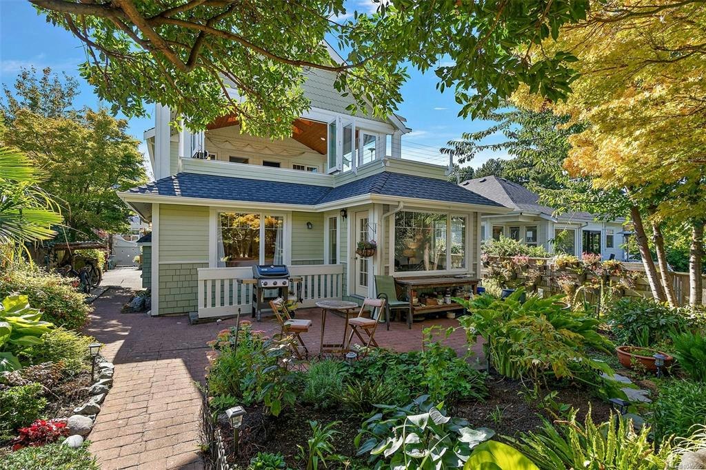 485 SW Head Street, Esquimalt, BC, V9A 5S1