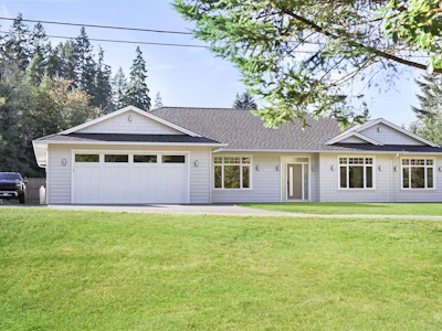 2780 Burde Street - 2