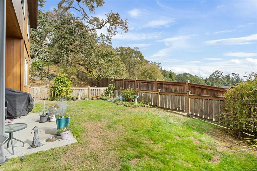 810 Rainbow Ridge Lane, Saanich, BC, V8X 0A6 - 45