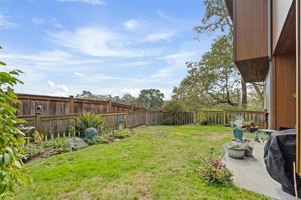 810 Rainbow Ridge Lane, Saanich, BC, V8X 0A6 - 42