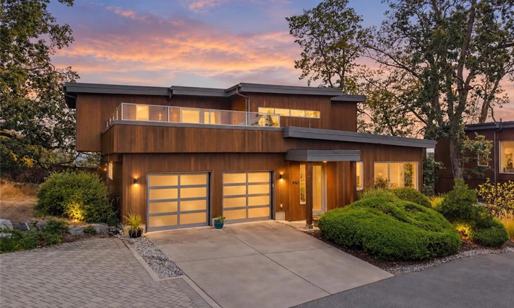810 Rainbow Ridge Lane