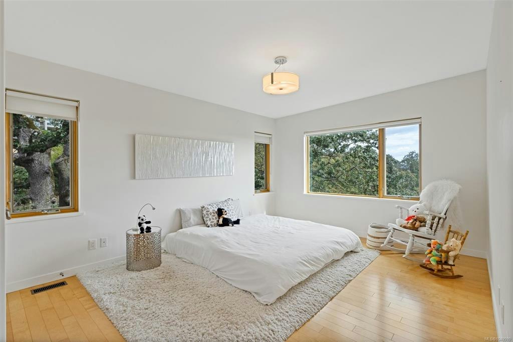 810 Rainbow Ridge Lane, Saanich, BC, V8X 0A6 - 36