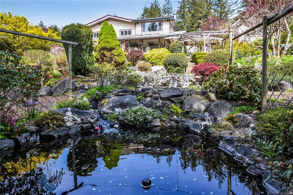 697 Crestwood Road, Gabriola Island, BC, V0R 1X4