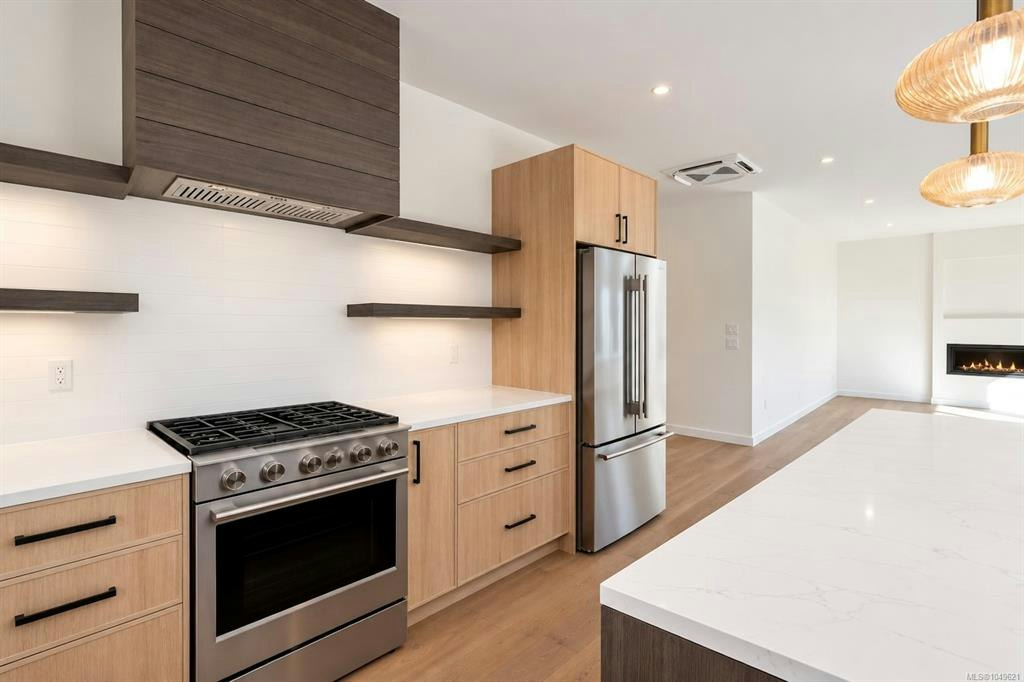 535 Gibson Street - 5