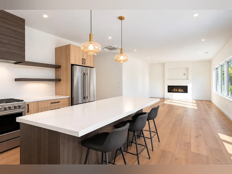 535 Gibson Street, Tofino, BC, V0R 2Z0 - 6