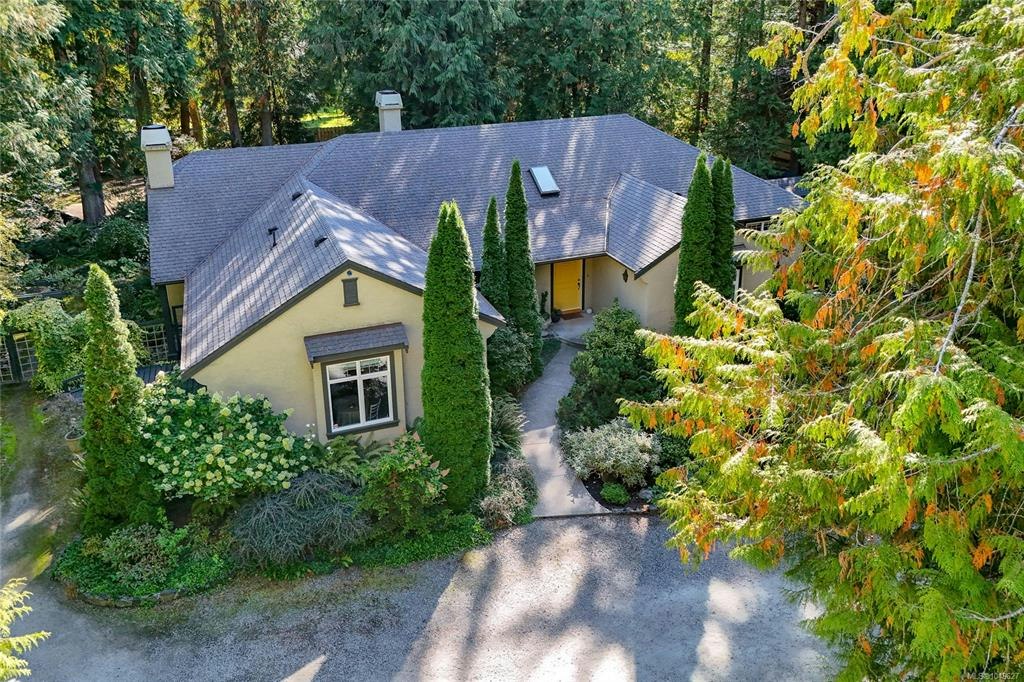 671 Dalkeith Avenue, North Saanich, BC, V8L 5G7