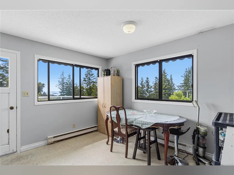 5395 Lost Lake Road, Nanaimo, BC, V9T 5E7 - 3