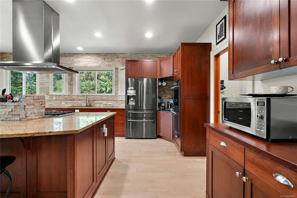 1205 Hillgrove Road, North Saanich, BC, V8L 5K7 - 13