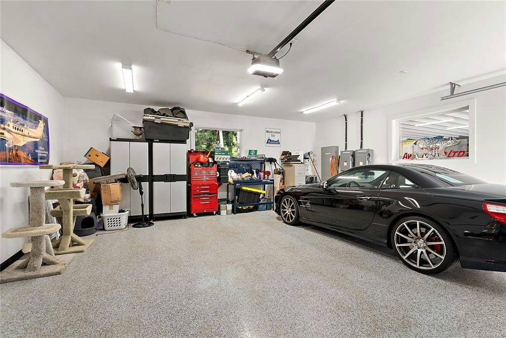 1205 Hillgrove Road, North Saanich, BC, V8L 5K7 - 45
