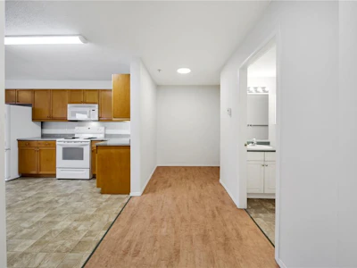 307-2825 3rd Avenue - 2
