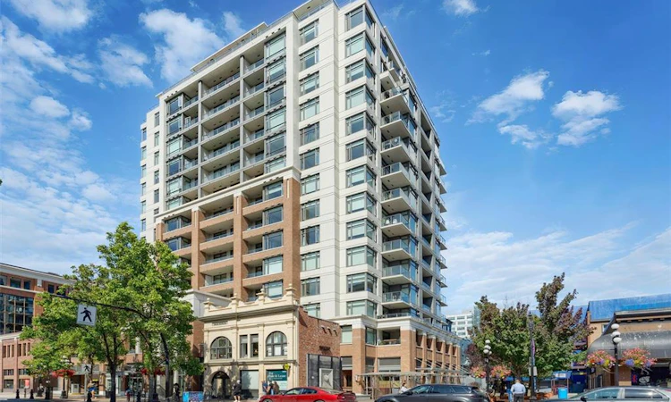 204-728 Yates Street